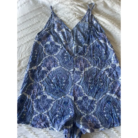 Women's Victoria's Secret Romper Size M Blue paisley - Picture 2 of 5